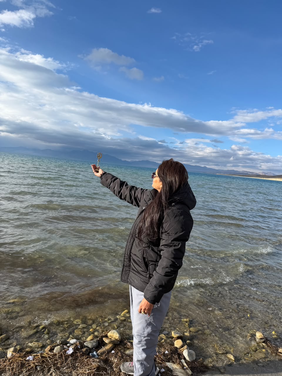 Offering held toward Lake Mansarovar